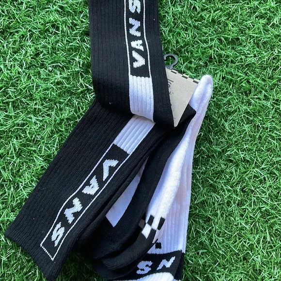 •  VANS “Off The Wall” Men’s socks ( 2 pairs socks set ) - Picture 3 of 13